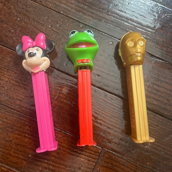 Vintage Variety of Pez Candy Dispenser - Picture 6 of 6